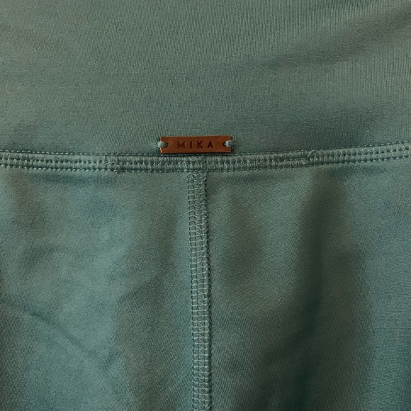 MIKA Yoga Wear Aqua Leggings - Picture 7 of 8